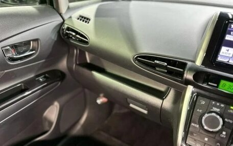 Toyota Wish II, 2013 год, 1 511 000 рублей, 35 фотография