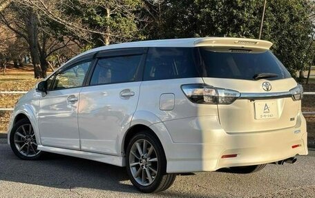 Toyota Wish II, 2013 год, 1 460 000 рублей, 2 фотография