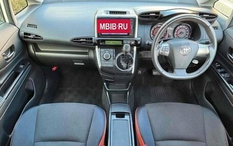 Toyota Wish II, 2013 год, 1 460 000 рублей, 13 фотография