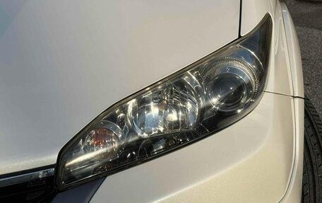 Toyota Wish II, 2013 год, 1 460 000 рублей, 22 фотография