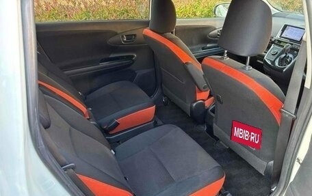 Toyota Wish II, 2013 год, 1 460 000 рублей, 29 фотография