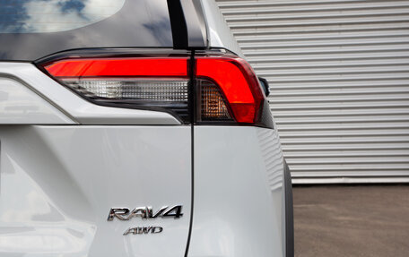 Toyota RAV4, 2025 год, 4 390 000 рублей, 9 фотография