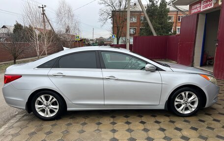 Hyundai Sonata VI, 2010 год, 1 100 000 рублей, 4 фотография