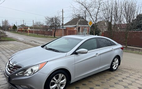 Hyundai Sonata VI, 2010 год, 1 100 000 рублей, 3 фотография