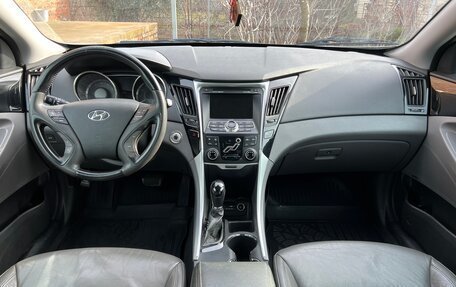 Hyundai Sonata VI, 2010 год, 1 100 000 рублей, 8 фотография