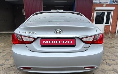 Hyundai Sonata VI, 2010 год, 1 100 000 рублей, 5 фотография