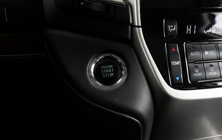 Toyota Land Cruiser 200, 2021 год, 8 499 000 рублей, 21 фотография