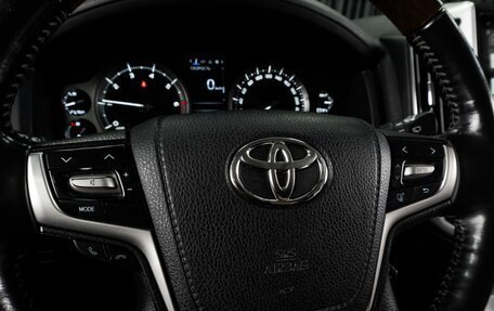 Toyota Land Cruiser 200, 2021 год, 8 499 000 рублей, 18 фотография