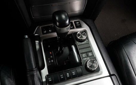 Toyota Land Cruiser 200, 2021 год, 8 499 000 рублей, 15 фотография