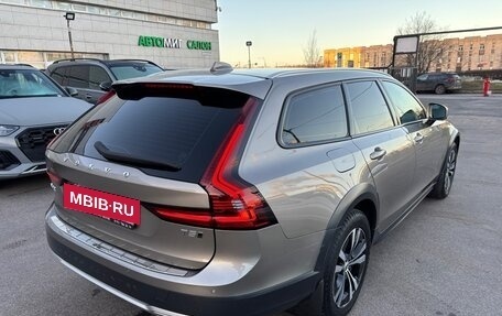 Volvo V90 Cross Country I рестайлинг, 2021 год, 4 250 000 рублей, 6 фотография