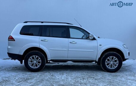 Mitsubishi Pajero IV, 2013 год, 2 200 000 рублей, 4 фотография