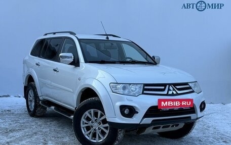 Mitsubishi Pajero IV, 2013 год, 2 200 000 рублей, 3 фотография