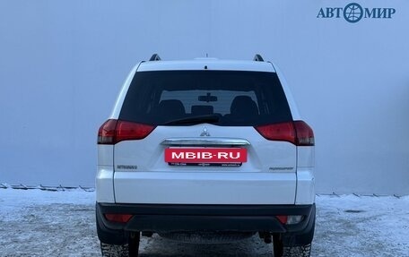 Mitsubishi Pajero IV, 2013 год, 2 200 000 рублей, 6 фотография