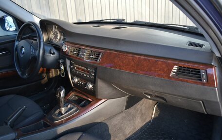 BMW 3 серия, 2011 год, 1 149 999 рублей, 16 фотография