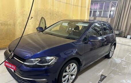 Volkswagen Golf VII, 2017 год, 1 590 000 рублей, 11 фотография