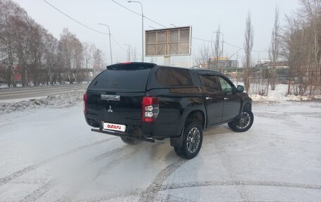 Mitsubishi L200 IV рестайлинг, 2019 год, 1 800 000 рублей, 12 фотография