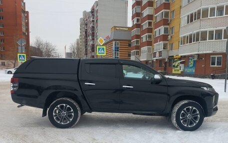 Mitsubishi L200 IV рестайлинг, 2019 год, 1 800 000 рублей, 8 фотография