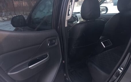 Mitsubishi L200 IV рестайлинг, 2019 год, 1 800 000 рублей, 14 фотография