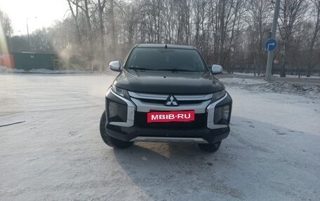 Mitsubishi L200 IV рестайлинг, 2019 год, 1 800 000 рублей, 18 фотография