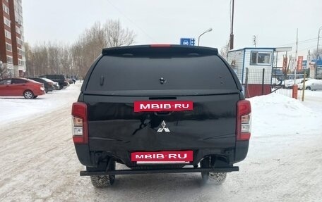 Mitsubishi L200 IV рестайлинг, 2019 год, 1 800 000 рублей, 6 фотография