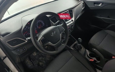 Hyundai Solaris II рестайлинг, 2017 год, 1 199 000 рублей, 10 фотография