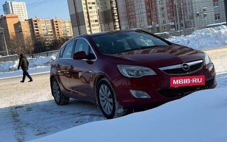 Opel Astra J, 2011 год, 665 000 рублей, 2 фотография