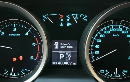 Toyota Land Cruiser 200, 2010 год, 3 480 000 рублей, 16 фотография