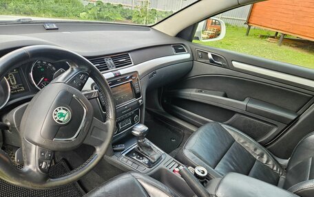 Skoda Superb III рестайлинг, 2011 год, 1 050 000 рублей, 7 фотография