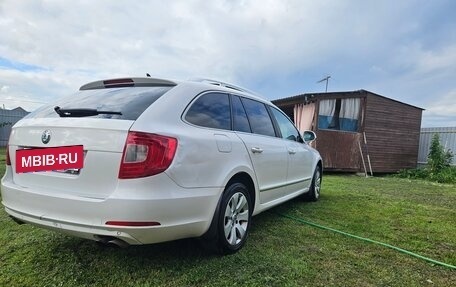 Skoda Superb III рестайлинг, 2011 год, 1 050 000 рублей, 2 фотография