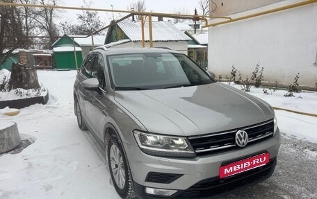 Volkswagen Tiguan II, 2017 год, 1 950 000 рублей, 2 фотография
