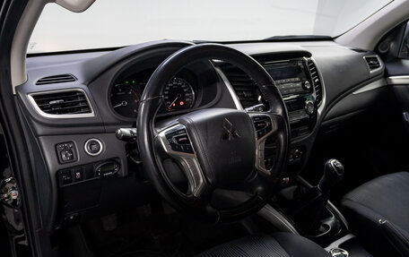 Mitsubishi Pajero Sport III рестайлинг, 2020 год, 2 800 000 рублей, 9 фотография