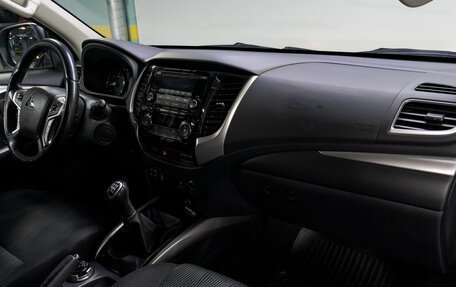 Mitsubishi Pajero Sport III рестайлинг, 2020 год, 2 800 000 рублей, 16 фотография