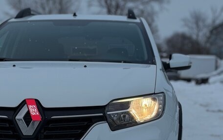 Renault Sandero II рестайлинг, 2019 год, 1 050 000 рублей, 2 фотография