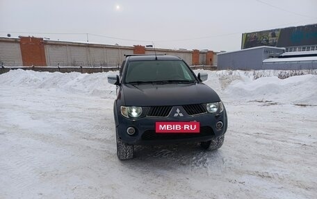 Mitsubishi L200 IV рестайлинг, 2008 год, 800 000 рублей, 2 фотография