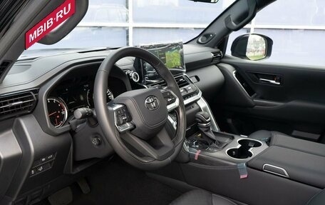 Toyota Land Cruiser, 2025 год, 16 200 000 рублей, 12 фотография