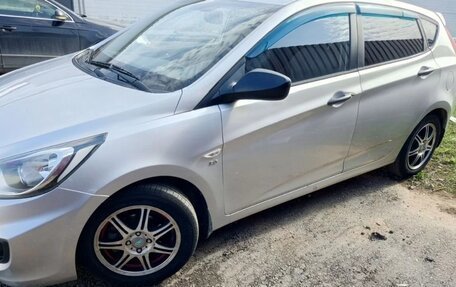 Hyundai Solaris II рестайлинг, 2011 год, 575 000 рублей, 2 фотография