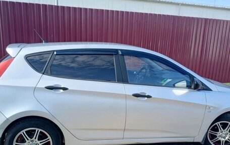 Hyundai Solaris II рестайлинг, 2011 год, 575 000 рублей, 3 фотография