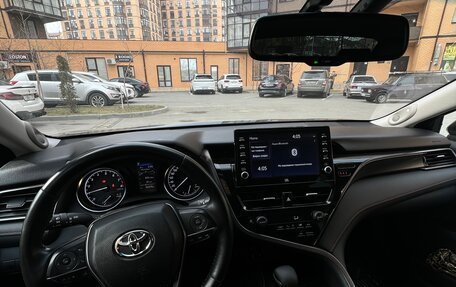 Toyota Camry, 2021 год, 2 670 000 рублей, 4 фотография