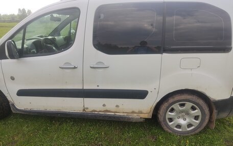 Peugeot Partner II рестайлинг 2, 2011 год, 750 000 рублей, 2 фотография