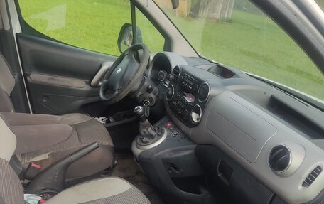 Peugeot Partner II рестайлинг 2, 2011 год, 750 000 рублей, 6 фотография