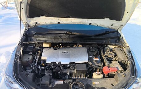 Toyota Prius IV XW50, 2019 год, 1 850 000 рублей, 12 фотография