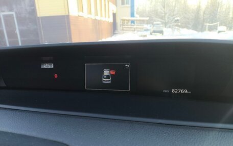 Toyota Prius IV XW50, 2019 год, 1 850 000 рублей, 6 фотография