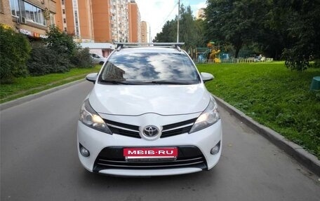 Toyota Verso I, 2014 год, 1 580 000 рублей, 2 фотография