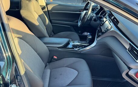 Toyota Camry, 2018 год, 2 700 000 рублей, 6 фотография