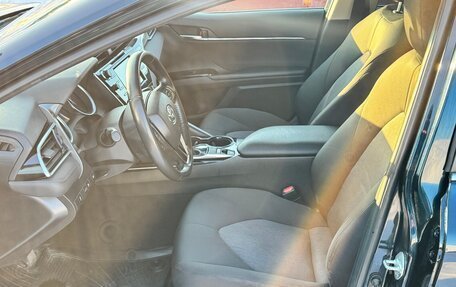 Toyota Camry, 2018 год, 2 700 000 рублей, 8 фотография