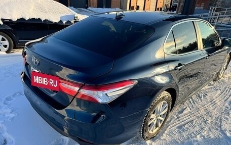 Toyota Camry, 2018 год, 2 700 000 рублей, 10 фотография