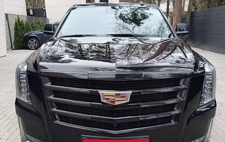 Cadillac Escalade IV, 2018 год, 4 900 000 рублей, 1 фотография