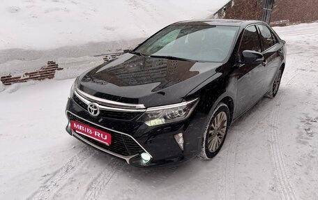 Toyota Camry, 2017 год, 3 000 000 рублей, 2 фотография