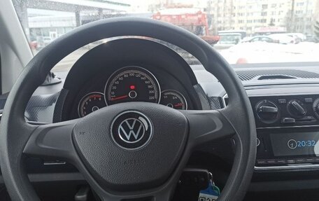 Volkswagen up! I рестайлинг, 2021 год, 999 000 рублей, 7 фотография