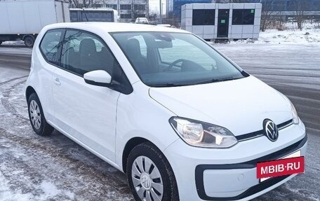 Volkswagen up! I рестайлинг, 2021 год, 999 000 рублей, 2 фотография
